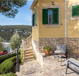 3 Bedroom Villa in Uvala Ljubljeva near Trogir, sleeps 6-7